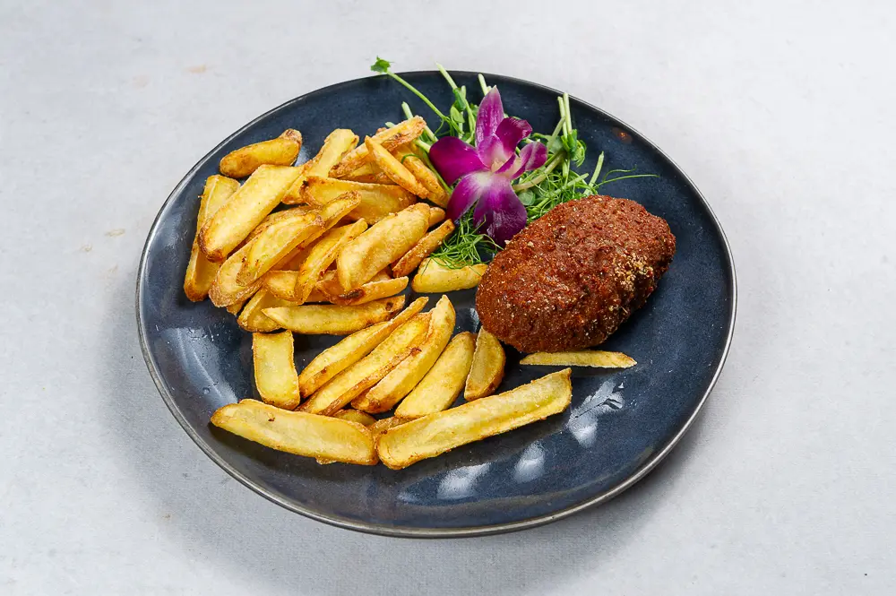 Kotlet mielony w Restauracji Krakoski na Kazimierzu w Krakowie.