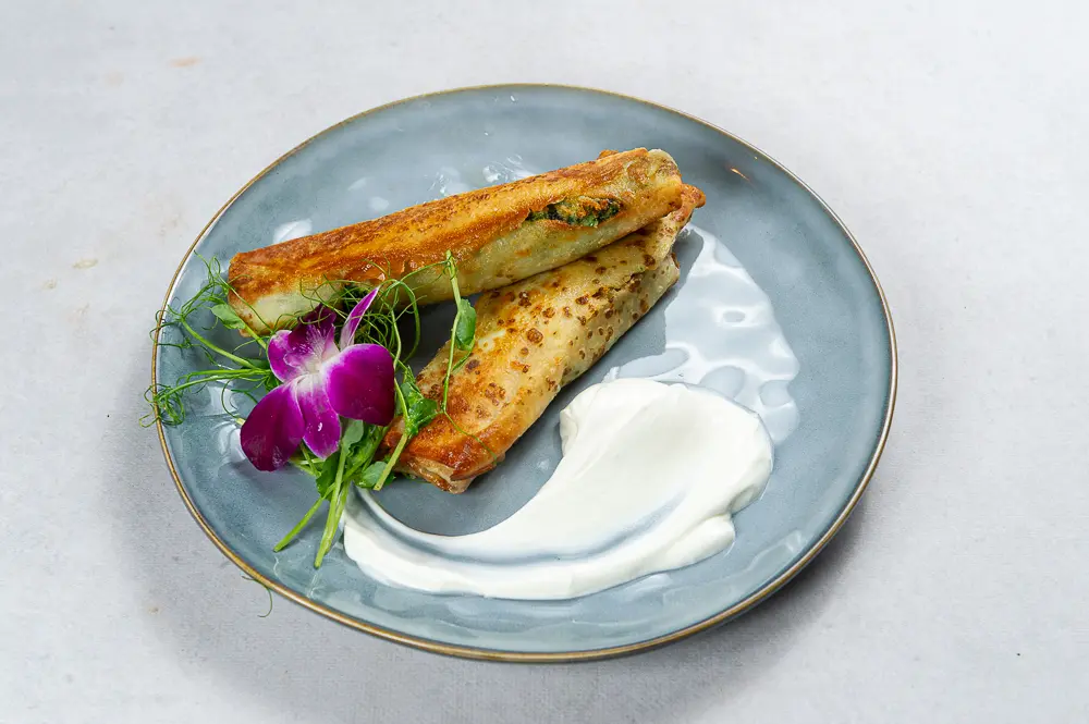 Naleśniki ze szpinakiem w Restauracji Krakoski na Kazimierzu w Krakowie.